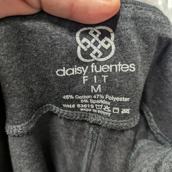Daisy Fuentes Fit Cropped Leggings - Medium - Picture 2 of 3